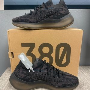 Yeezy Boost 380 Onyx non-reflective size 9